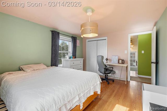 2211 Crooks Road, Royal Oak, MI 48073