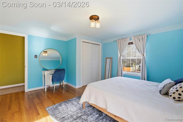 2211 Crooks Road, Royal Oak, MI 48073