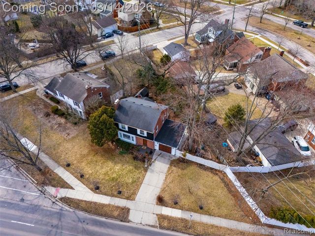 2211 Crooks Road, Royal Oak, MI 48073