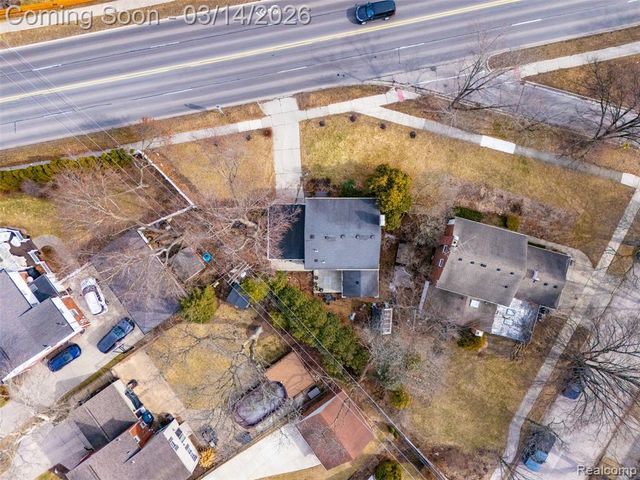 2211 Crooks Road, Royal Oak, MI 48073