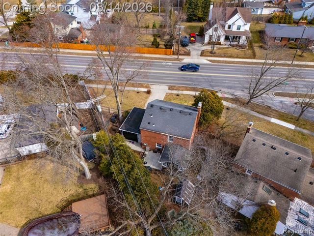 2211 Crooks Road, Royal Oak, MI 48073
