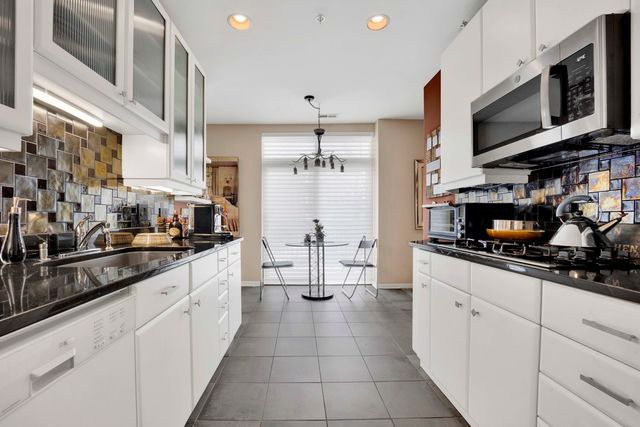 800 Weidner Road 208, Buffalo Grove, IL 60089