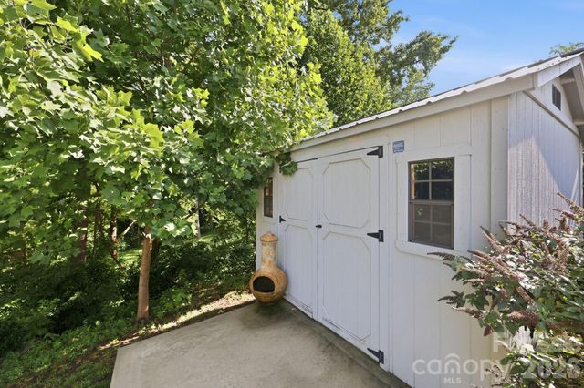 2612 Poplar Cove Drive NW, Concord, NC 28027