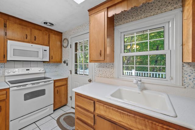 42 Pinebrook Lane, Holden, MA 01520