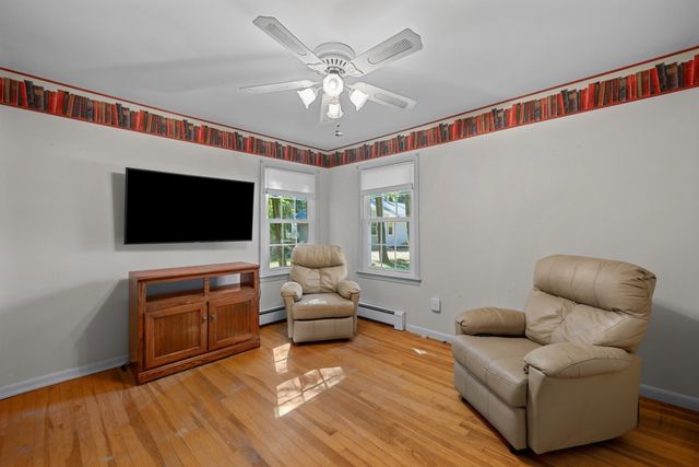42 Pinebrook Lane, Holden, MA 01520