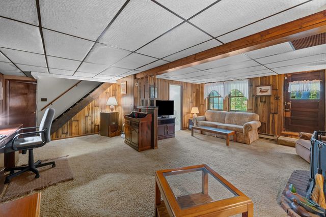42 Pinebrook Lane, Holden, MA 01520
