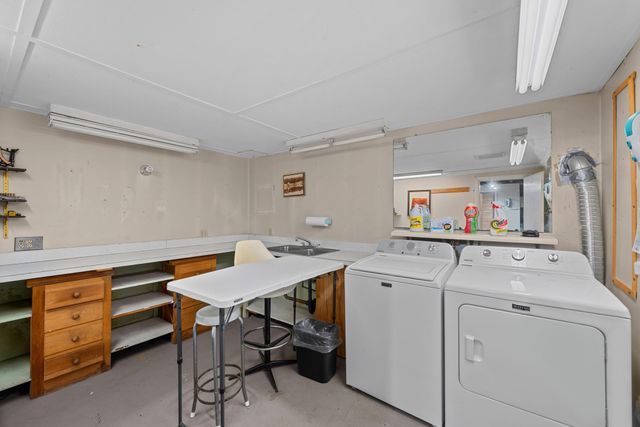 42 Pinebrook Lane, Holden, MA 01520