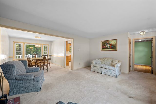 42 Pinebrook Lane, Holden, MA 01520