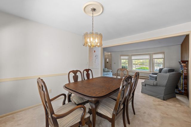 42 Pinebrook Lane, Holden, MA 01520