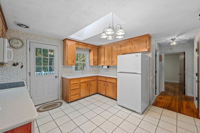 42 Pinebrook Lane, Holden, MA 01520