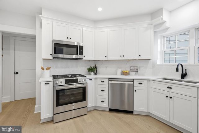 1711 SURREY LN NW, Washington, DC 20007