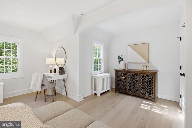 1711 SURREY LN NW, Washington, DC 20007
