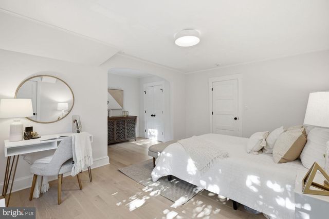 1711 SURREY LN NW, Washington, DC 20007