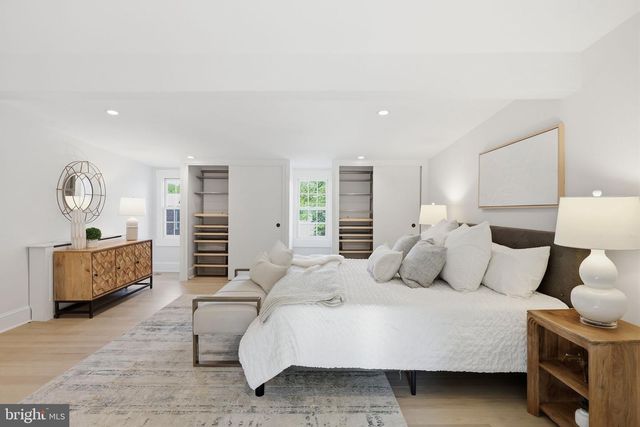 1711 SURREY LN NW, Washington, DC 20007