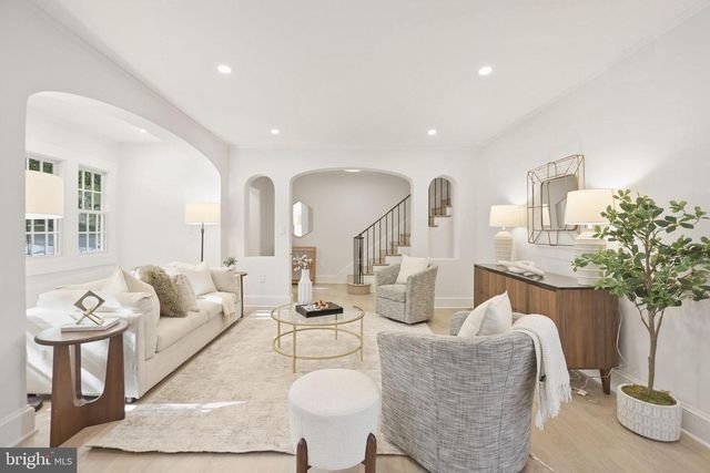 1711 SURREY LN NW, Washington, DC 20007