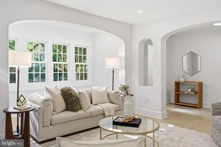 1711 SURREY LN NW, Washington, DC 20007