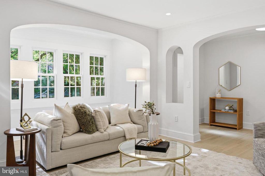 1711 SURREY LN NW, Washington, DC 20007