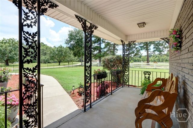 90 Stagecoach Road, Bloomingdale, GA 31302
