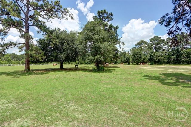 90 Stagecoach Road, Bloomingdale, GA 31302