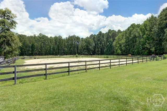 90 Stagecoach Road, Bloomingdale, GA 31302