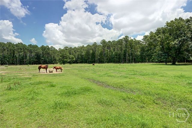 90 Stagecoach Road, Bloomingdale, GA 31302