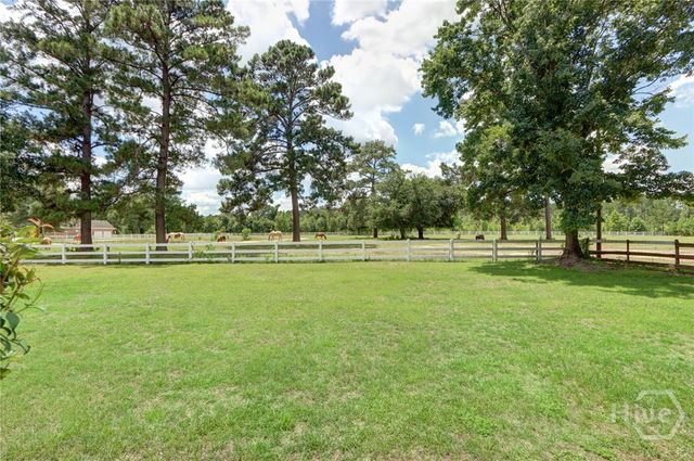 90 Stagecoach Road, Bloomingdale, GA 31302