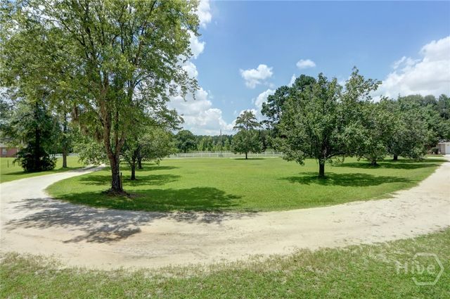 90 Stagecoach Road, Bloomingdale, GA 31302