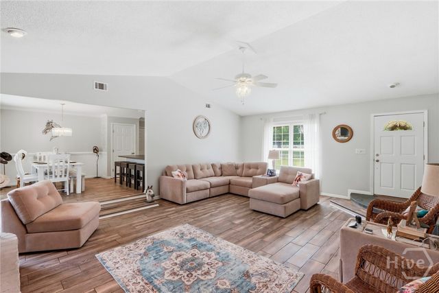 90 Stagecoach Road, Bloomingdale, GA 31302