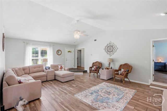 90 Stagecoach Road, Bloomingdale, GA 31302