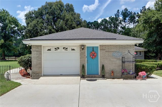90 Stagecoach Road, Bloomingdale, GA 31302