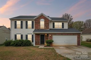8517 Tweedsmuir Glen Lane, Charlotte, NC 28215