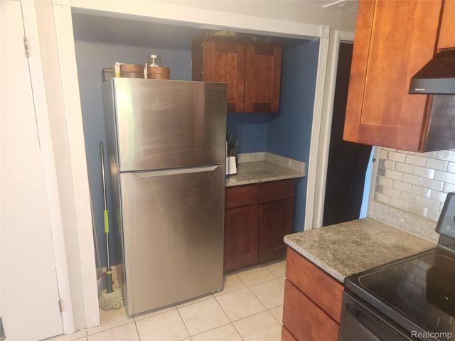 33810 Vista Way, Fraser, MI 48026