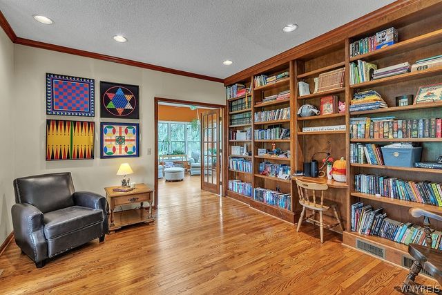 10290 Clarence Center Road, Clarence, NY 14031