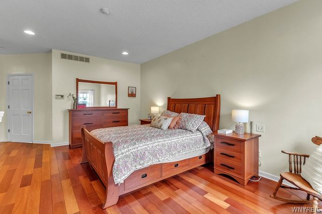 10290 Clarence Center Road, Clarence, NY 14031