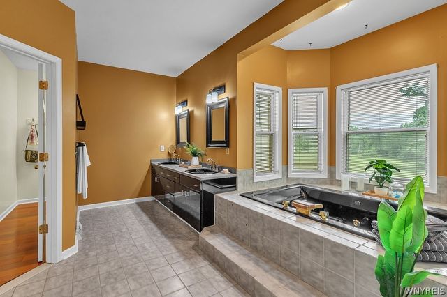 10290 Clarence Center Road, Clarence, NY 14031
