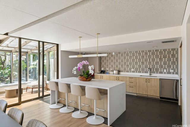 1200 Queen Emma Street 1501, Honolulu, HI 96813