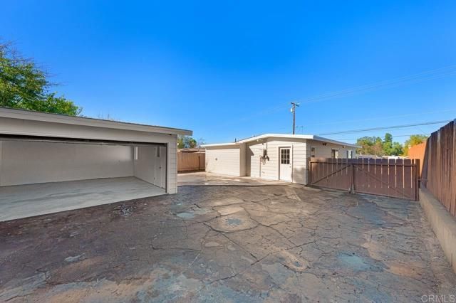 12721 Julian Avenue, Lakeside, CA 92040