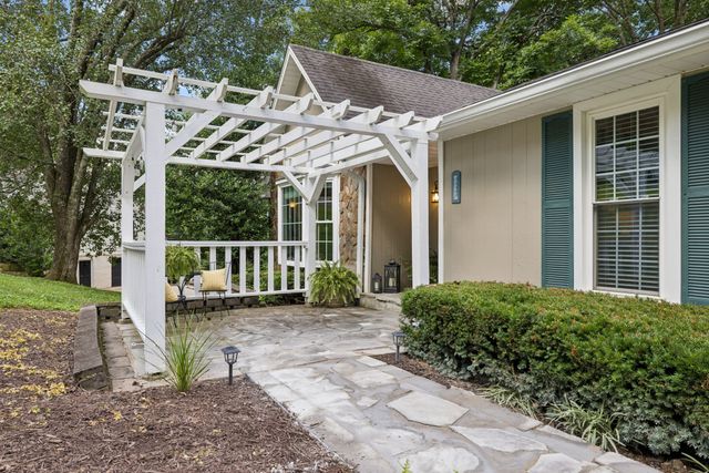 8346 Merrymount Dr, Nashville, TN 37221