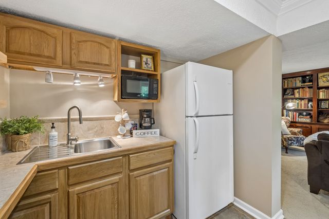 8346 Merrymount Dr, Nashville, TN 37221
