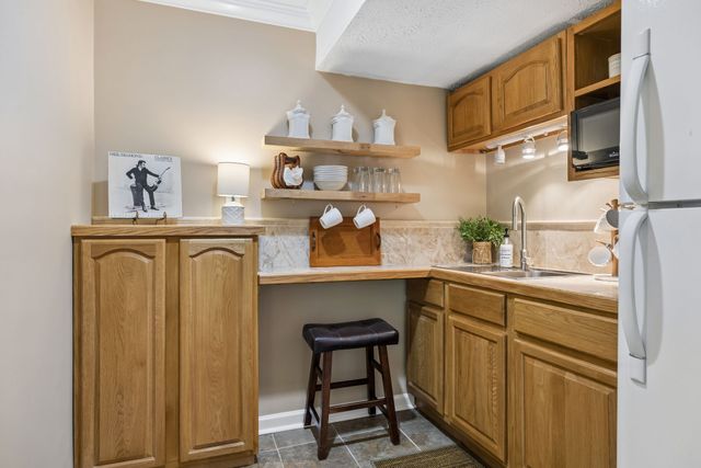 8346 Merrymount Dr, Nashville, TN 37221