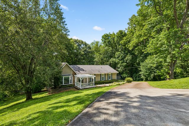 8346 Merrymount Dr, Nashville, TN 37221