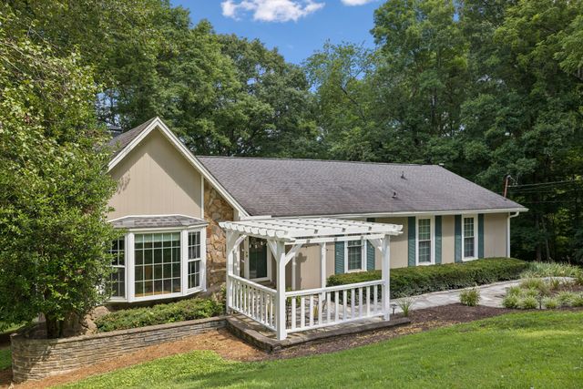 8346 Merrymount Dr, Nashville, TN 37221