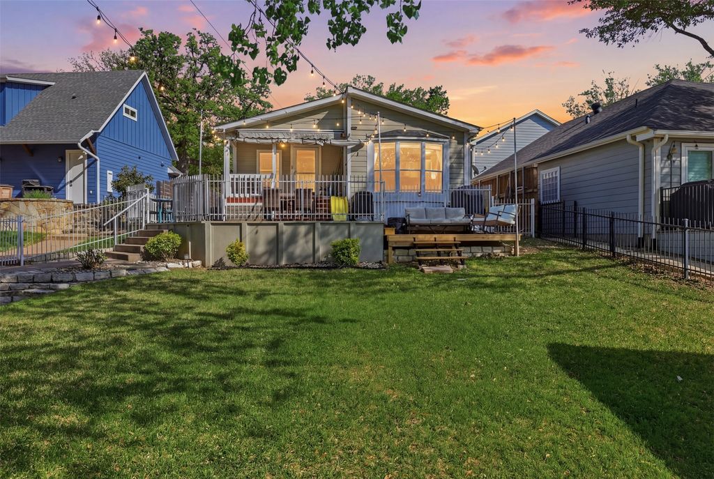 1105 E Lake Drive, Weatherford, TX 76087