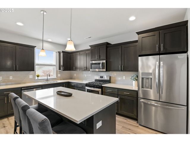 11767 Se PLEASANT VALLEY Pkwy, Happy Valley, OR 97086