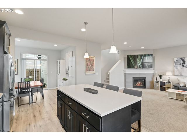 11767 Se PLEASANT VALLEY Pkwy, Happy Valley, OR 97086