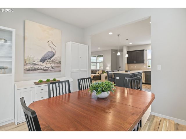 11767 Se PLEASANT VALLEY Pkwy, Happy Valley, OR 97086