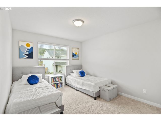 11767 Se PLEASANT VALLEY Pkwy, Happy Valley, OR 97086