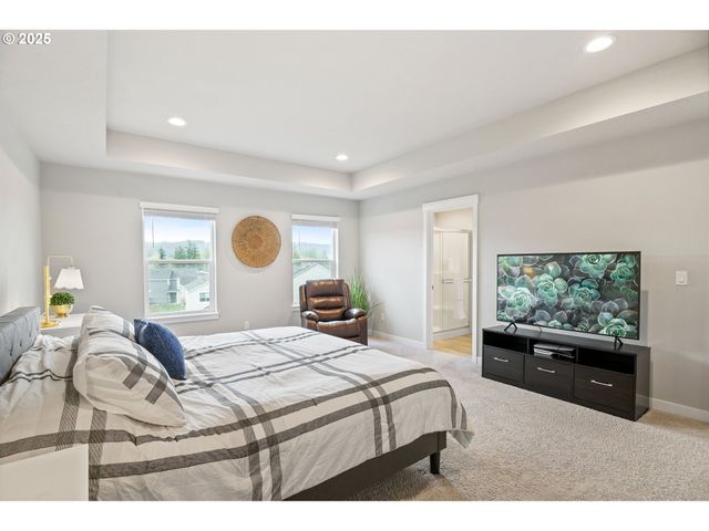 11767 Se PLEASANT VALLEY Pkwy, Happy Valley, OR 97086