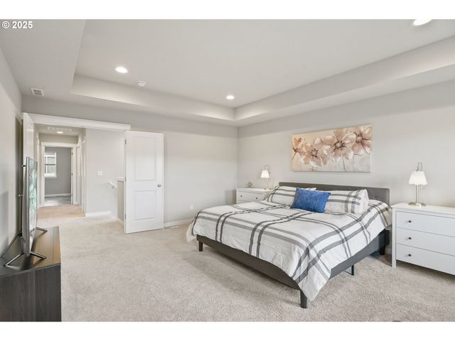 11767 Se PLEASANT VALLEY Pkwy, Happy Valley, OR 97086