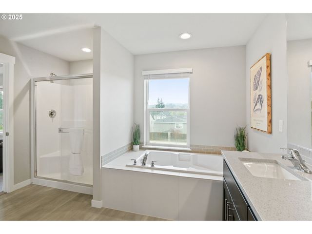 11767 Se PLEASANT VALLEY Pkwy, Happy Valley, OR 97086